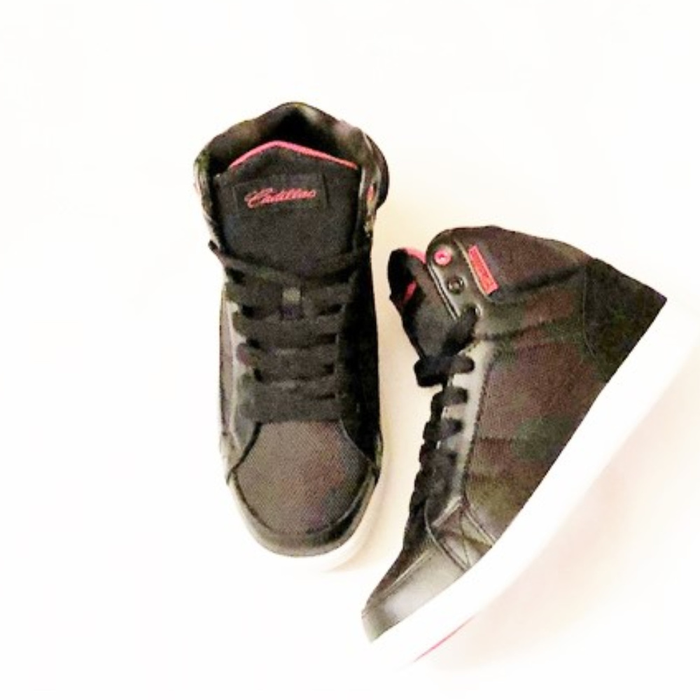 Shoes sneakers athletic boys size 4.5 new black leather Cadillac laces